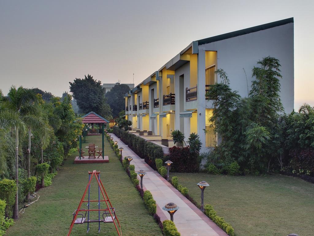 V Resorts Rajaji National Park Rishīkesh Buitenkant foto