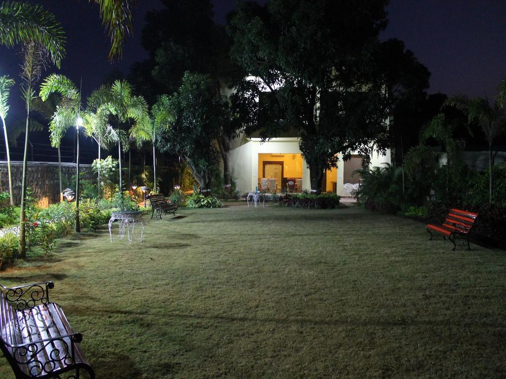 V Resorts Rajaji National Park Rishīkesh Buitenkant foto
