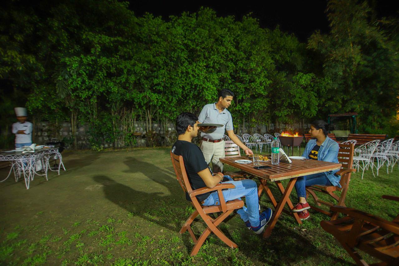 V Resorts Rajaji National Park Rishīkesh Buitenkant foto