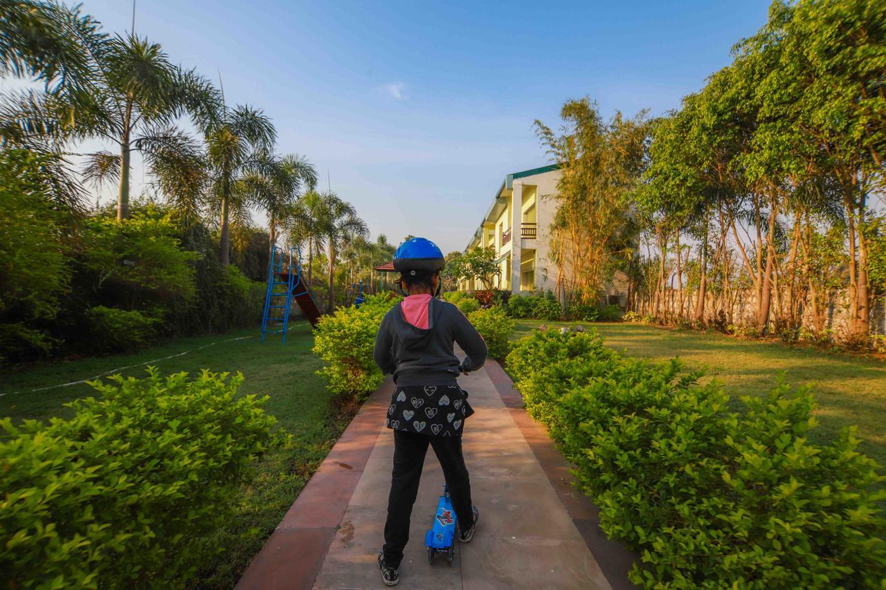 V Resorts Rajaji National Park Rishīkesh Buitenkant foto