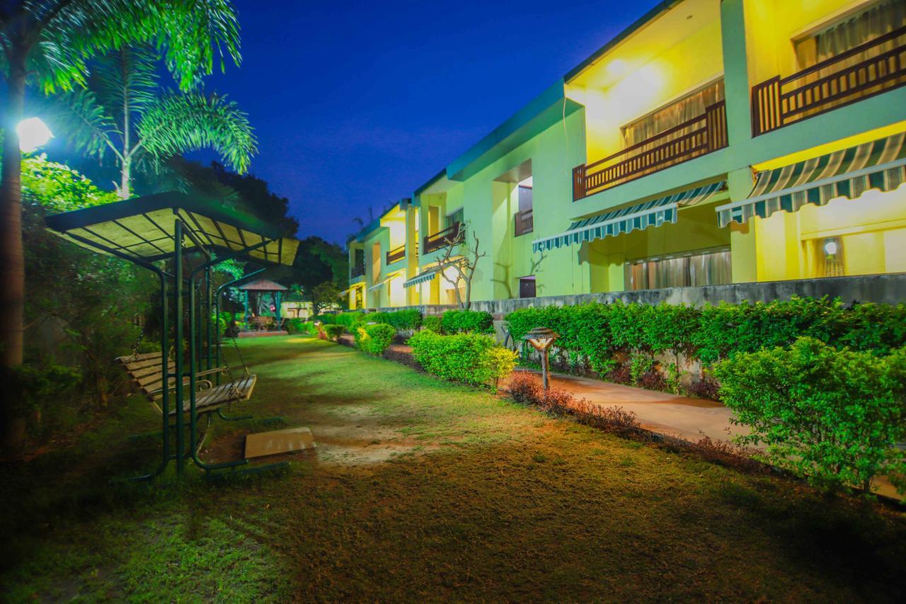 V Resorts Rajaji National Park Rishīkesh Buitenkant foto